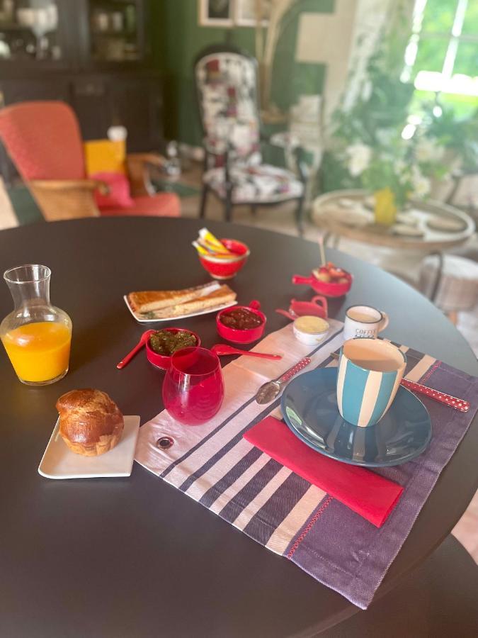 Bed and Breakfast Le P'Tit Nid De Gabriel Les Touches-de-Périgny Zewnętrze zdjęcie