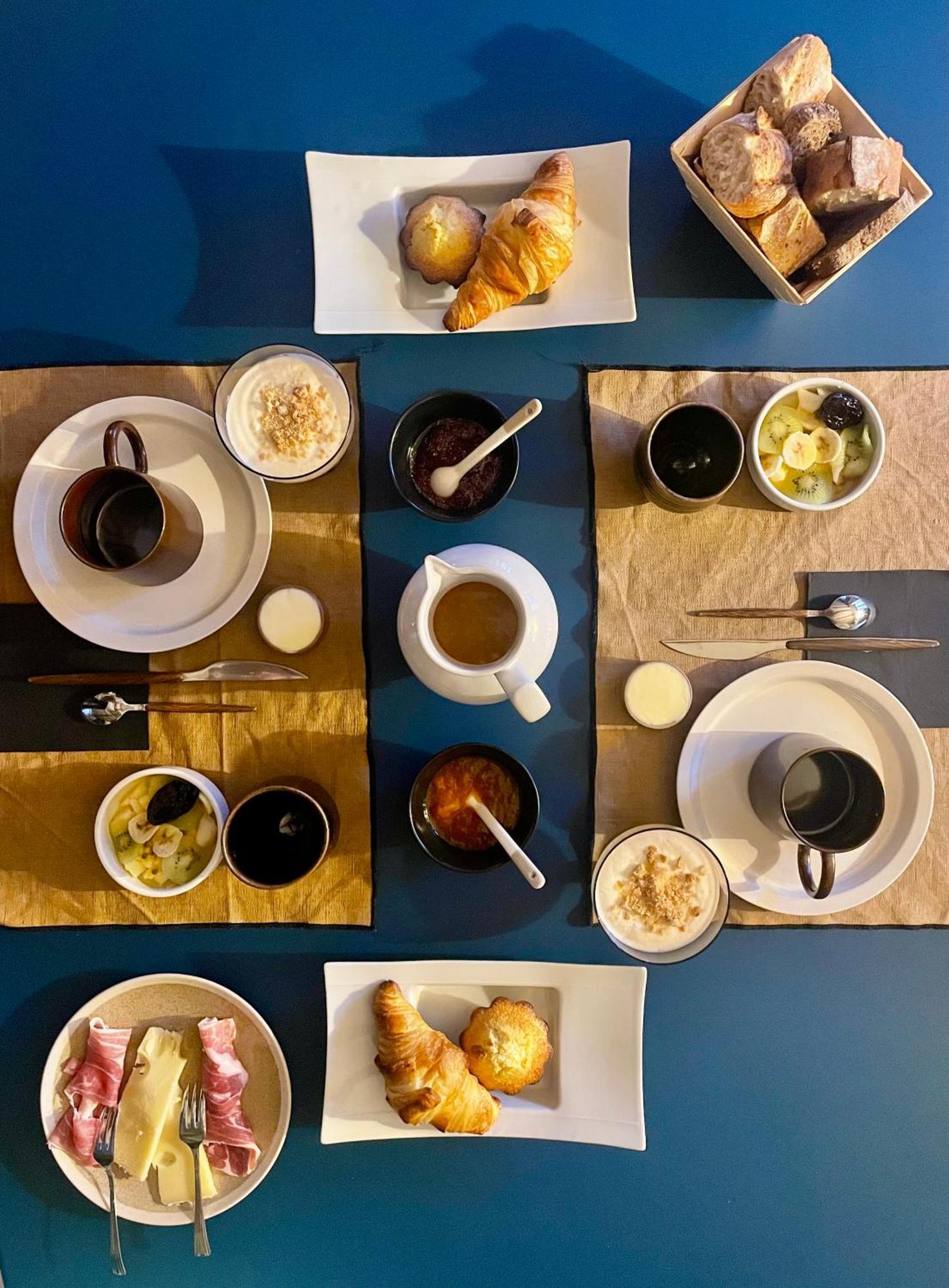 Bed and Breakfast Le P'Tit Nid De Gabriel Les Touches-de-Périgny Zewnętrze zdjęcie